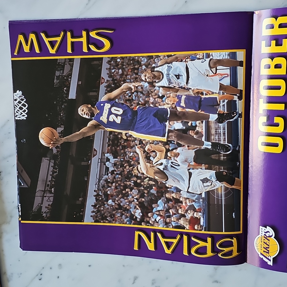 🏀HP🏀LA Lakers 2002 Kobe Cover Team Calendar - Picture 12 of 15